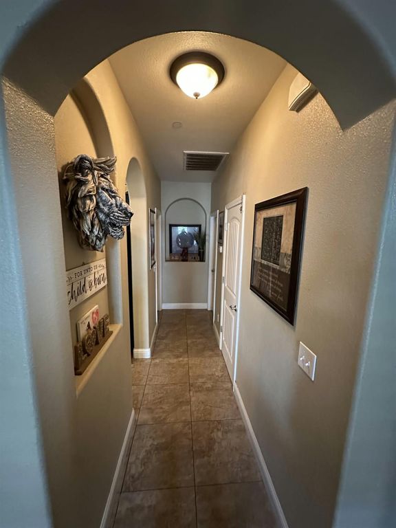 Image 8 of property listing at 669 Ficklin Drive, Madera, CA 93637