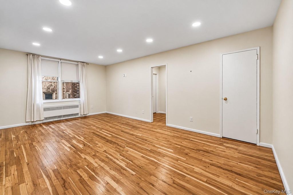 16 Main Street 2Y, East Rockaway, NY 11518 — photo 3