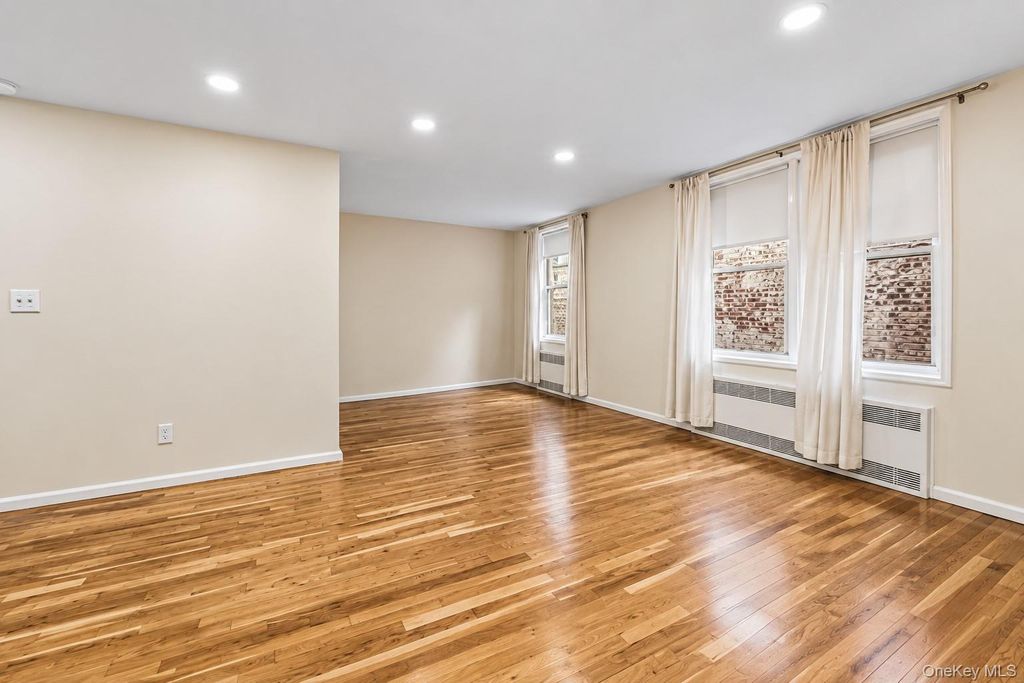 16 Main Street 2Y, East Rockaway, NY 11518 — photo 4