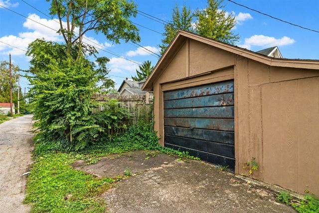 1570 Briarwood Avenue, Columbus, OH 43211