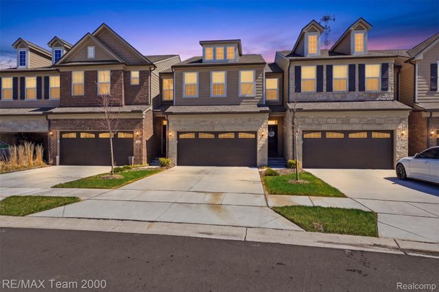 838 Addison Circle, Commerce Charter Township, MI 48390