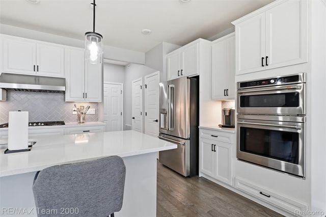 838 Addison Circle, Commerce Charter Township, MI 48390
