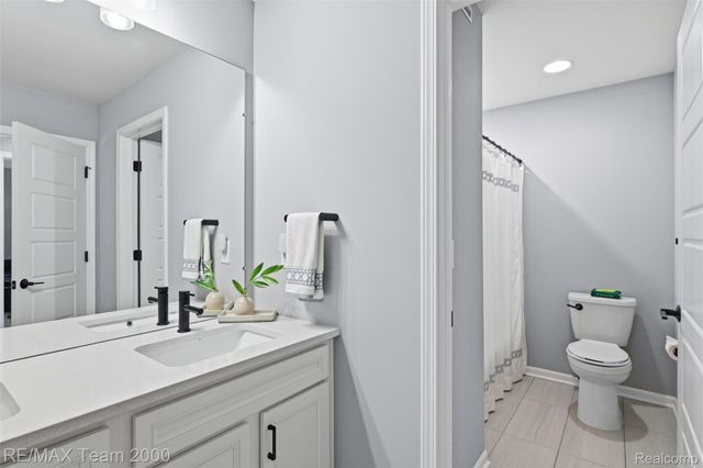 838 Addison Circle, Commerce Charter Township, MI 48390