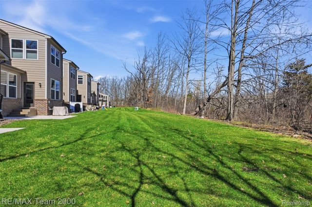 838 Addison Circle, Commerce Charter Township, MI 48390