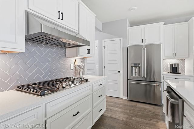 838 Addison Circle, Commerce Charter Township, MI 48390