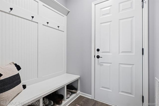 838 Addison Circle, Commerce Charter Township, MI 48390