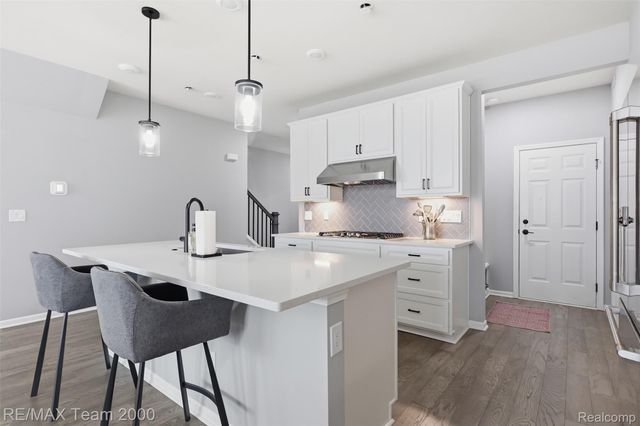 838 Addison Circle, Commerce Charter Township, MI 48390