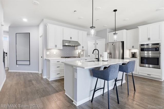 838 Addison Circle, Commerce Charter Township, MI 48390