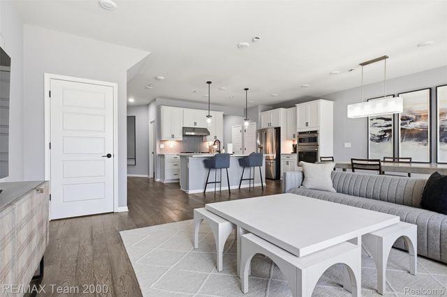 838 Addison Circle, Commerce Charter Township, MI 48390