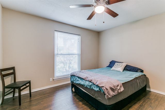 1000 Sherwood Drive, Bedford, TX 76022