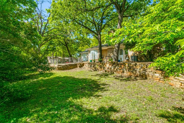 1000 Sherwood Drive, Bedford, TX 76022