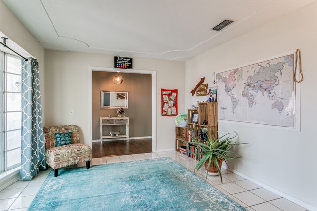 1000 Sherwood Drive, Bedford, TX 76022