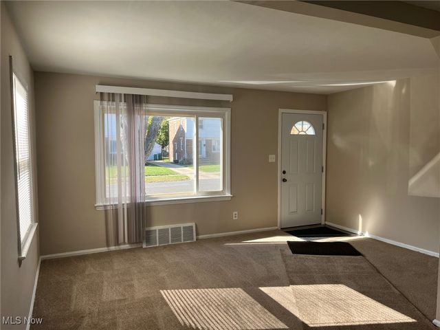 5409 Hollywood Avenue, Maple Heights, OH 44137