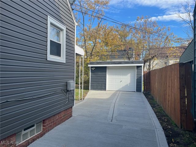 5409 Hollywood Avenue, Maple Heights, OH 44137