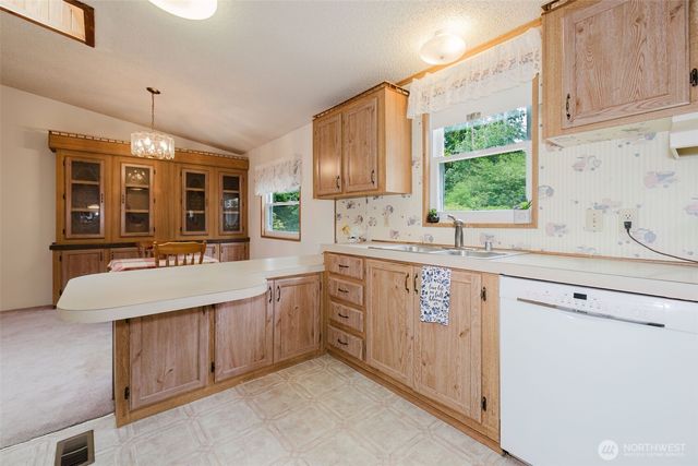 881 E Cedar Street, Belfair, WA 98528