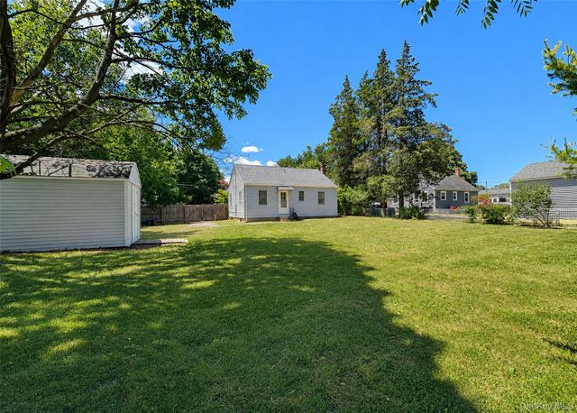 9 McGaw Avenue, Lake Grove, NY 11755