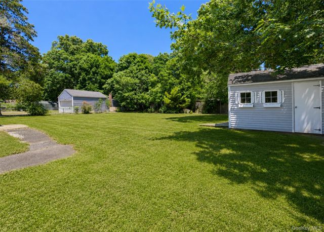 9 McGaw Avenue, Lake Grove, NY 11755