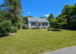 9 McGaw Avenue, Lake Grove, NY 11755