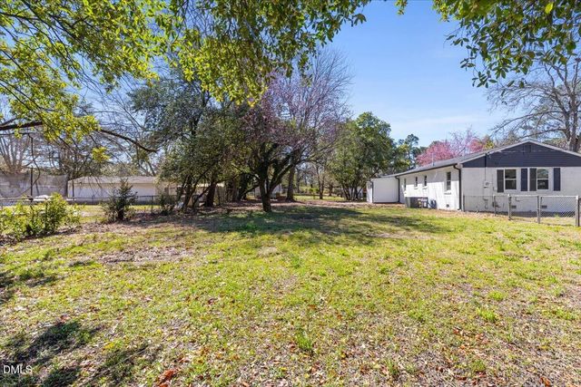 2205 Dixie Trail, Fayetteville, NC 28306