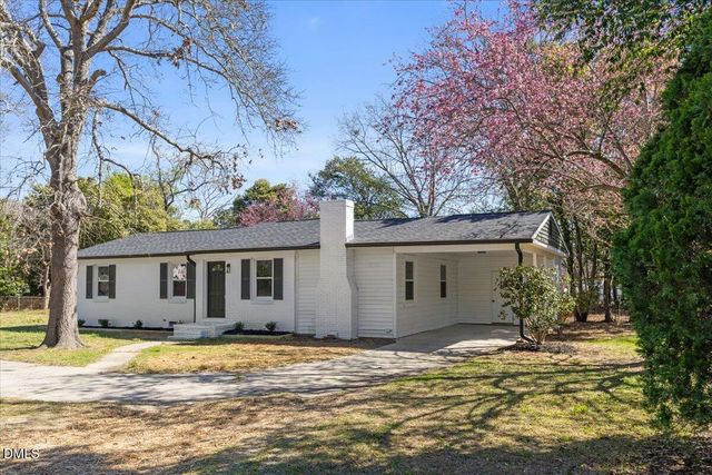 2205 Dixie Trail, Fayetteville, NC 28306