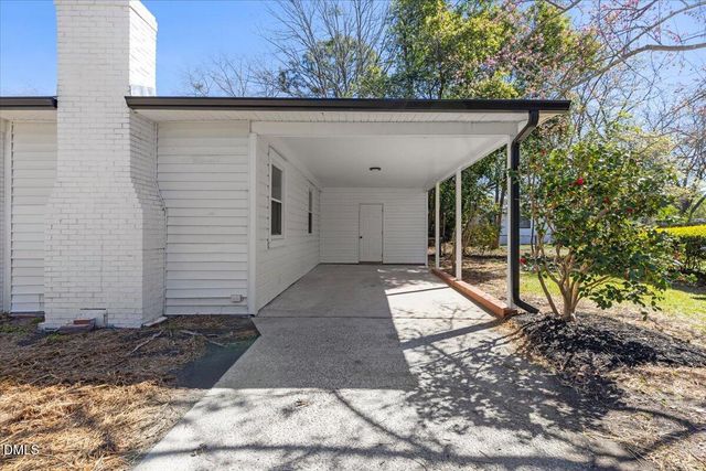 2205 Dixie Trail, Fayetteville, NC 28306