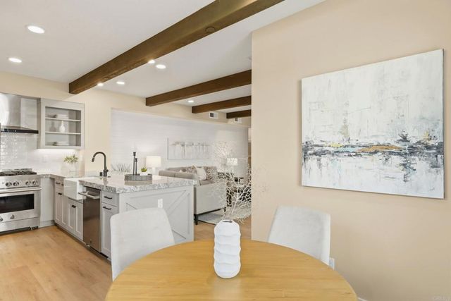 1601 San Remo Place 101, Encinitas, CA 92024