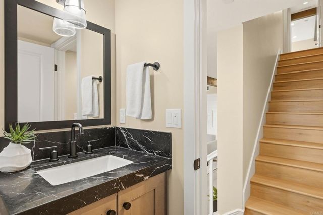 1601 San Remo Place 101, Encinitas, CA 92024