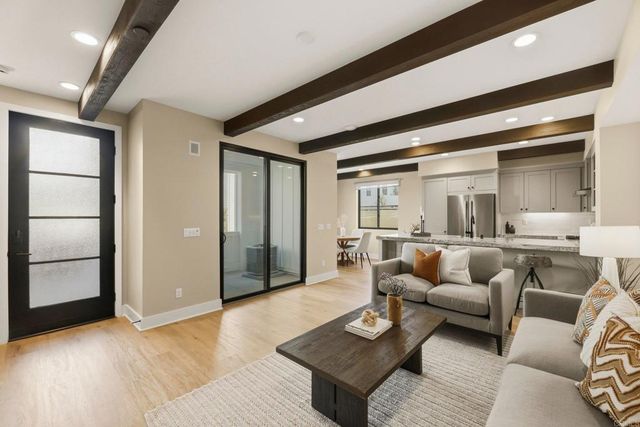 1601 San Remo Place 101, Encinitas, CA 92024