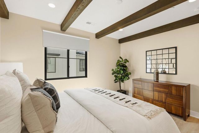 1601 San Remo Place 101, Encinitas, CA 92024