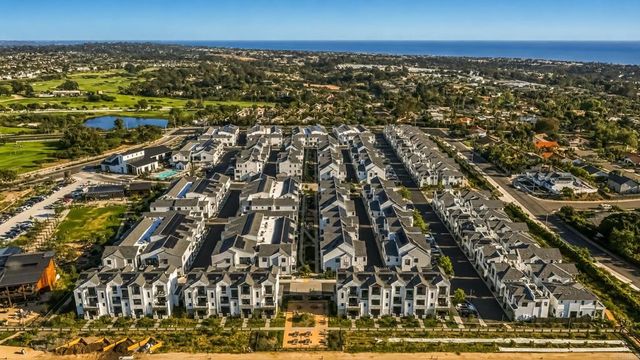 1601 San Remo Place 101, Encinitas, CA 92024