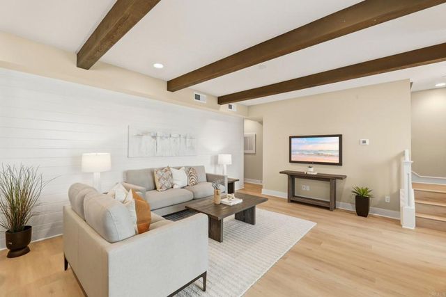 1601 San Remo Place 101, Encinitas, CA 92024