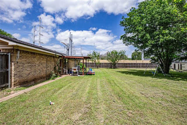 817 S Old Temple Road, Lorena, TX 76655