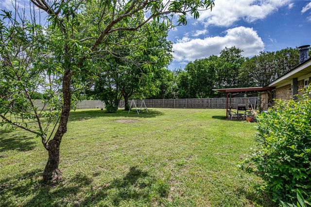 817 S Old Temple Road, Lorena, TX 76655