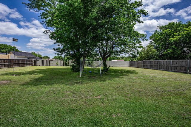 817 S Old Temple Road, Lorena, TX 76655