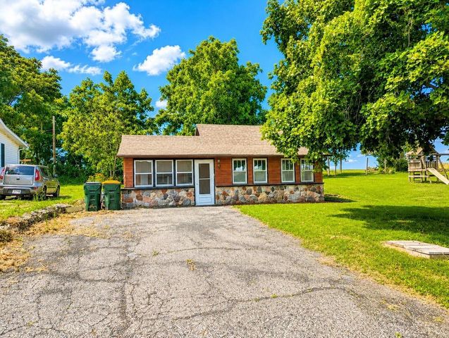 E13620 Idlewild Road, Merrimac, WI 53561
