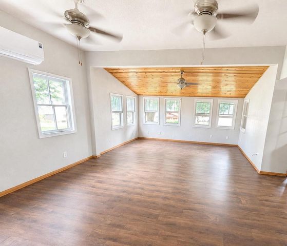 E13620 Idlewild Road, Merrimac, WI 53561