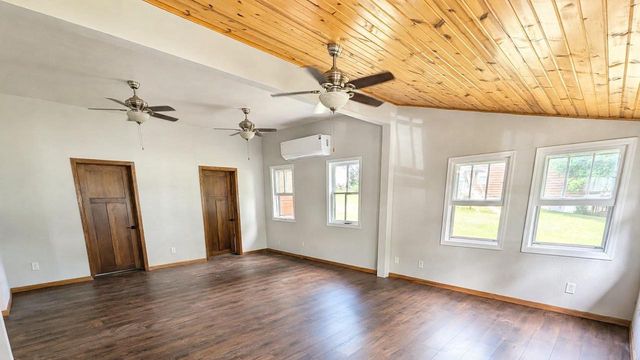 E13620 Idlewild Road, Merrimac, WI 53561