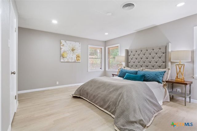 3213 W Avenue T, Temple, TX 76504