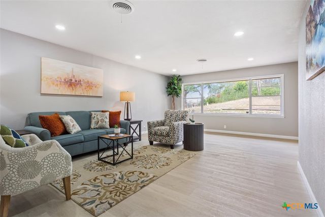 3213 W Avenue T, Temple, TX 76504