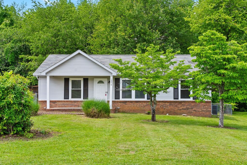 1574 Mary Beth Ln, Clarksville, TN 37042