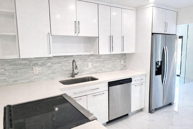 9723 N New River Canal Road 416, Plantation, FL 33324