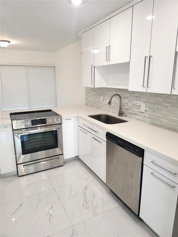 9723 N New River Canal Road 416, Plantation, FL 33324