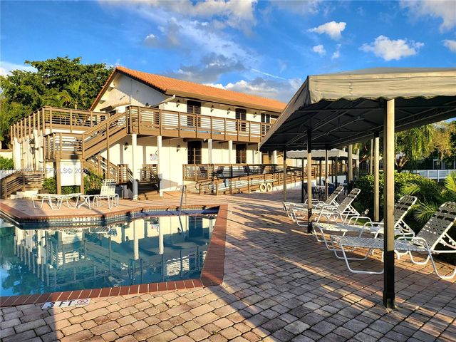 9723 N New River Canal Road 416, Plantation, FL 33324