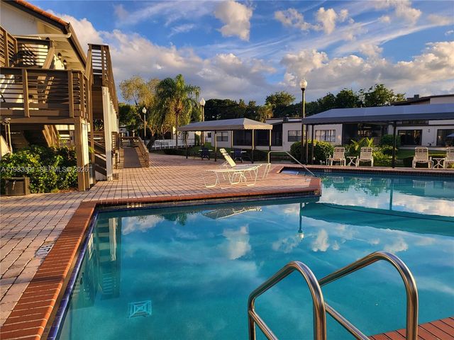 9723 N New River Canal Road 416, Plantation, FL 33324