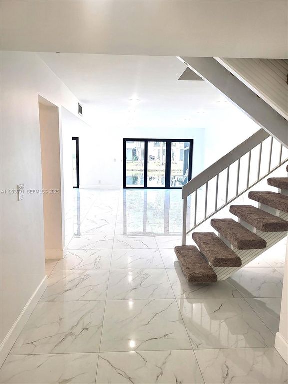 Image 12 of property listing at 9723 N New River Canal Road 416, Plantation, FL 33324