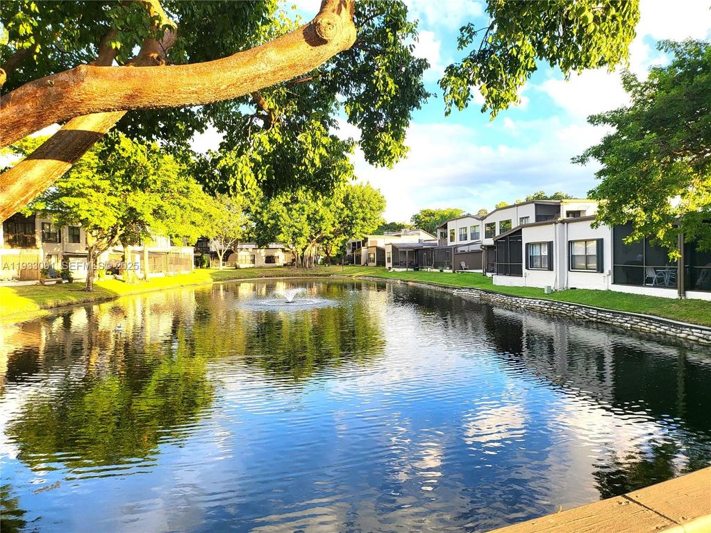 Image 39 of property listing at 9723 N New River Canal Road 416, Plantation, FL 33324