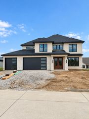 5221 STORMY DR, Columbia, MO 65203