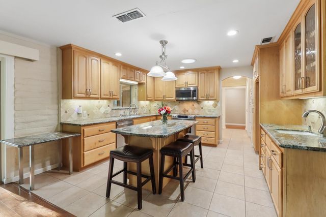 1939 U St, Rio Linda, CA 95673