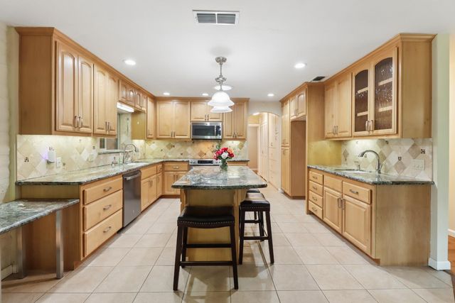 1939 U St, Rio Linda, CA 95673
