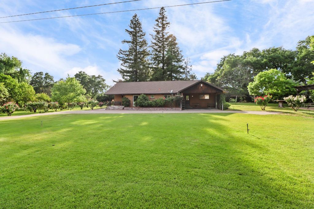 1939 U St, Rio Linda, CA 95673
